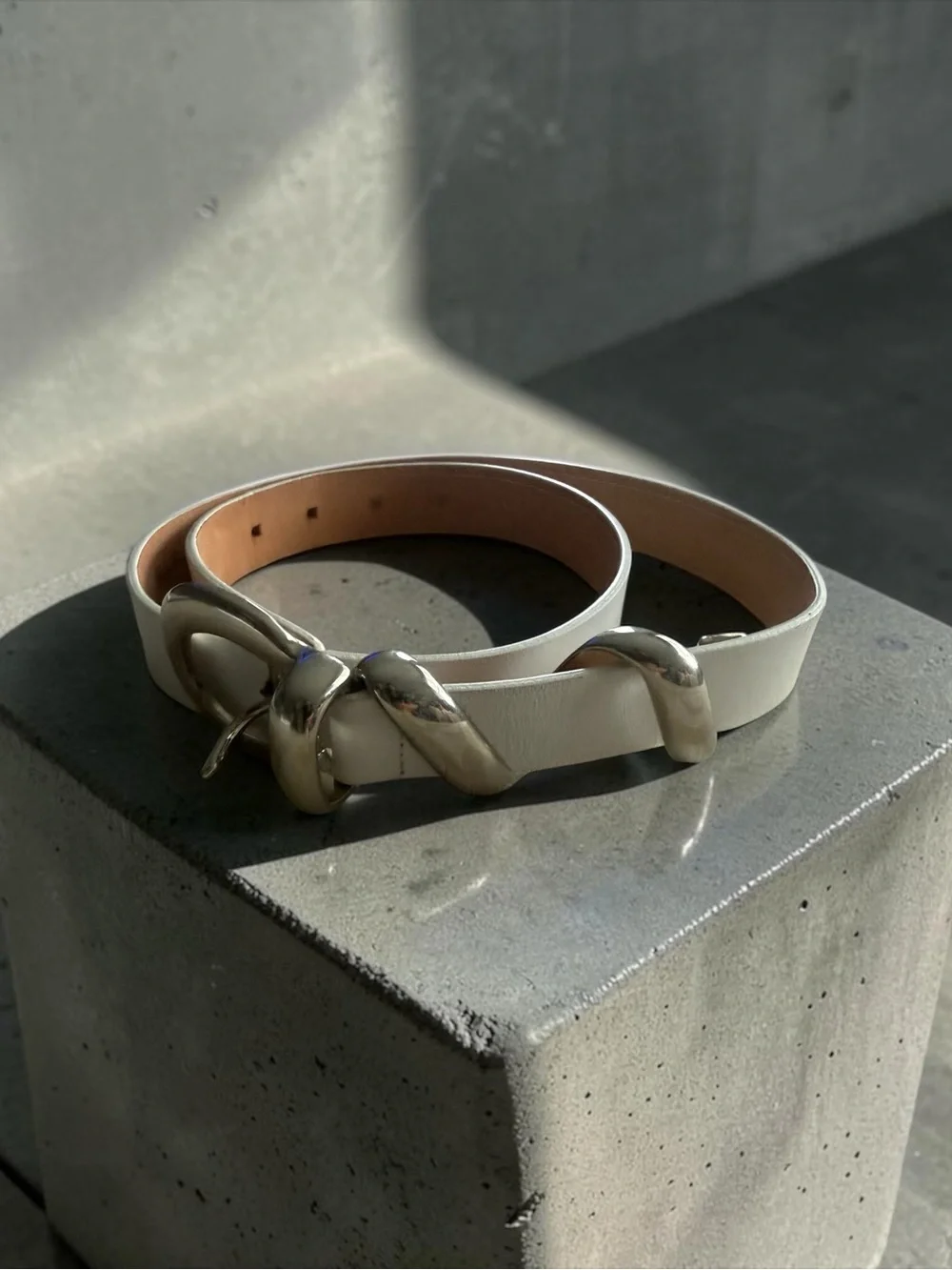 Vintage Garuglieri Made in Italy White Leather Belt with Silver Buckle Size M